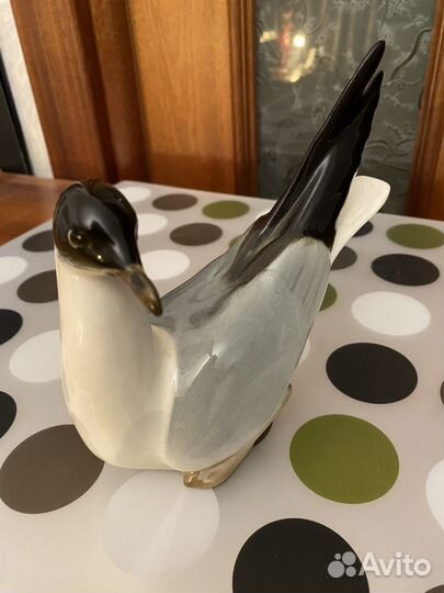 Фарфоровая статуэтка Чайка