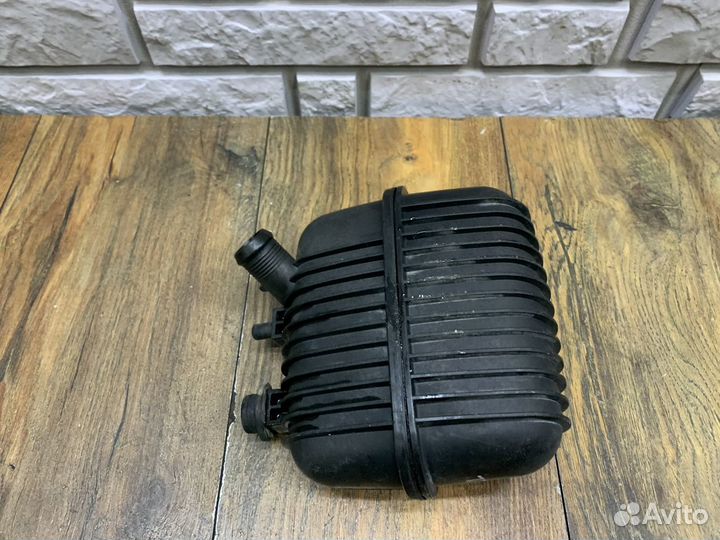 Аudi А4 Аllrоаd В8 Резонатор воздушного фильтра