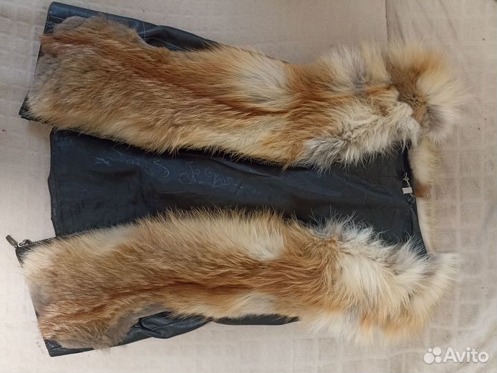 Меховая жилетка из лисы
