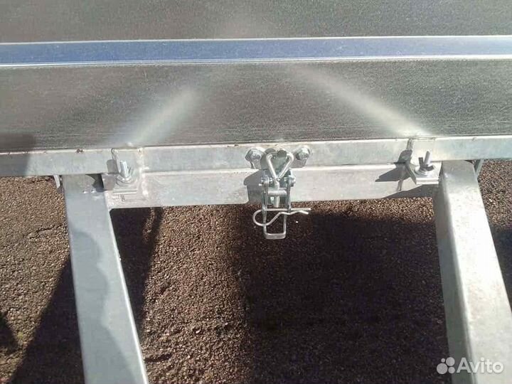 Прицеп на легковой автомобиль в Крыму 2,2 х1,3 м