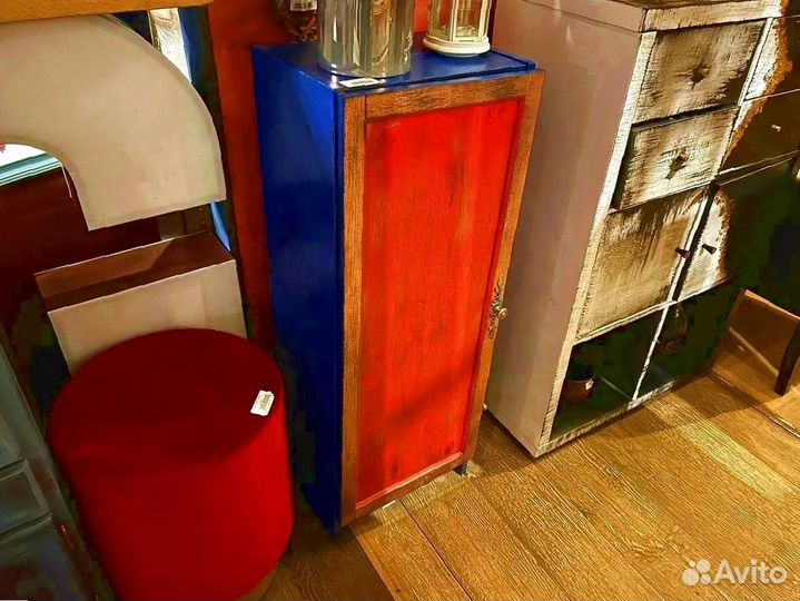 Шкафчик дизайнерский дерево