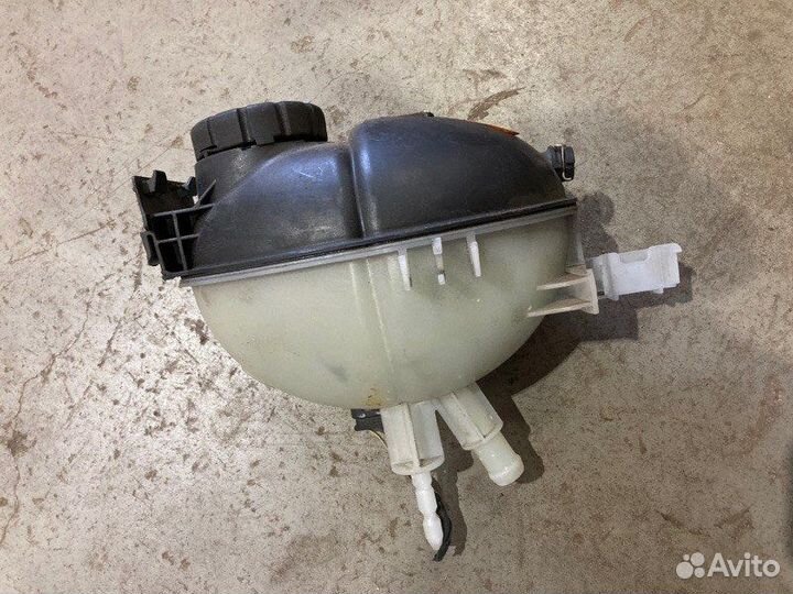 Бачок расширительный Mercedes-Benz E-Class C207