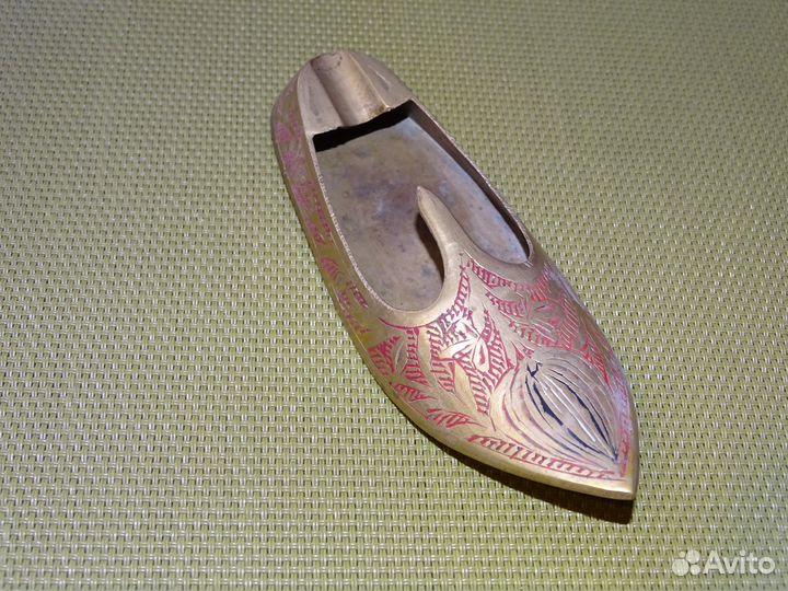 Пепельницы туфелька, ножка