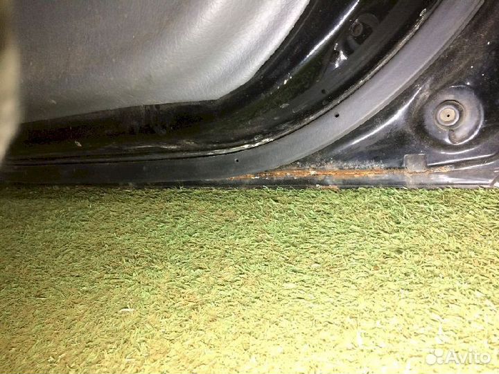 Дверь задняя правая Honda Civic EG4 Черная ржавчин