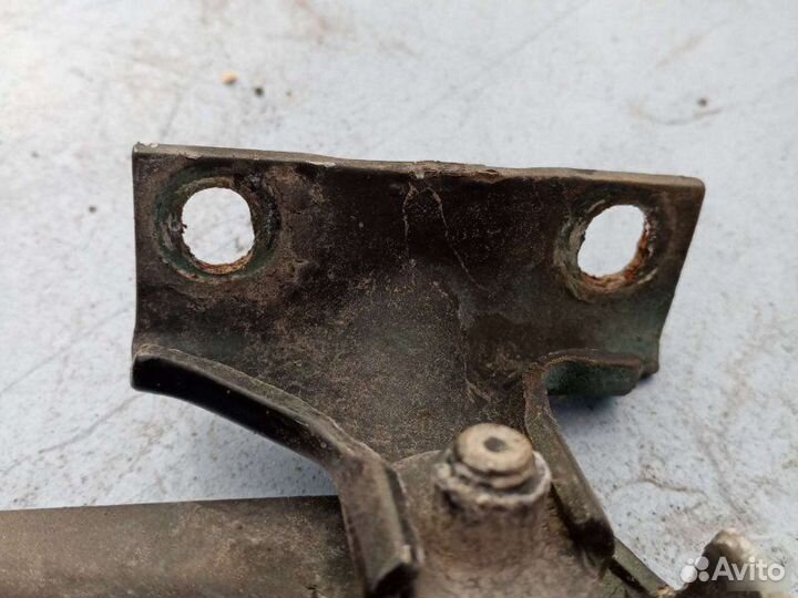 Петля капота правая Audi 80 B4 1992