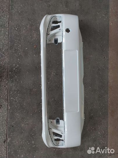 Бампер Фольксваген Поло 10-15 г.в. новый,белый