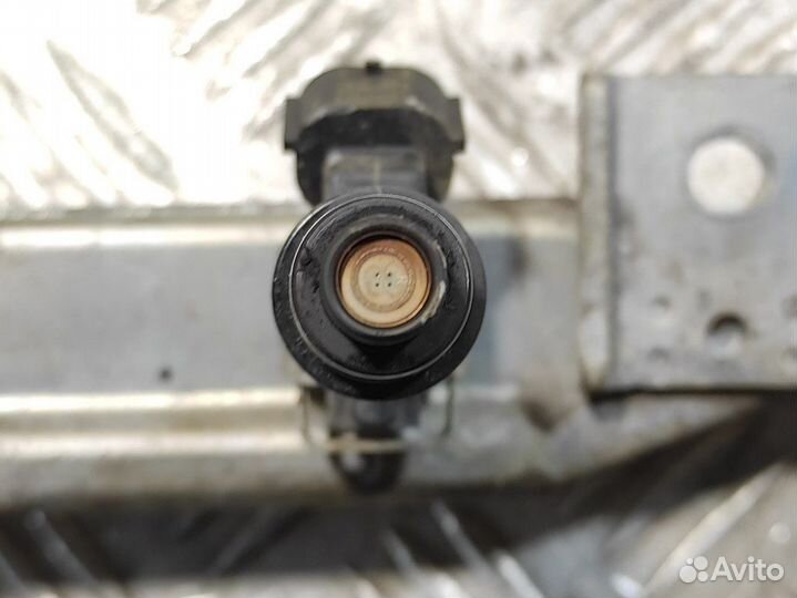 Форсунка двигателя Nissan Almera Classic