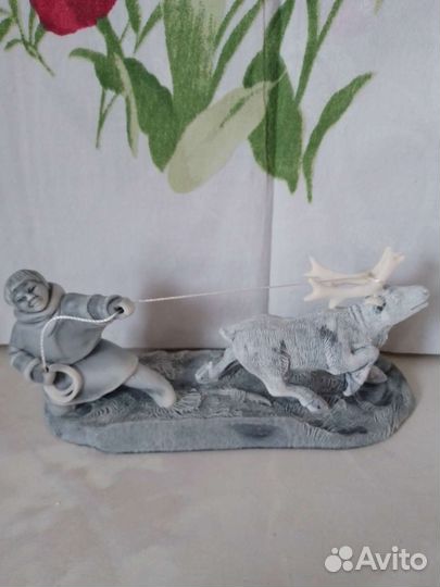 Чукча с оленем