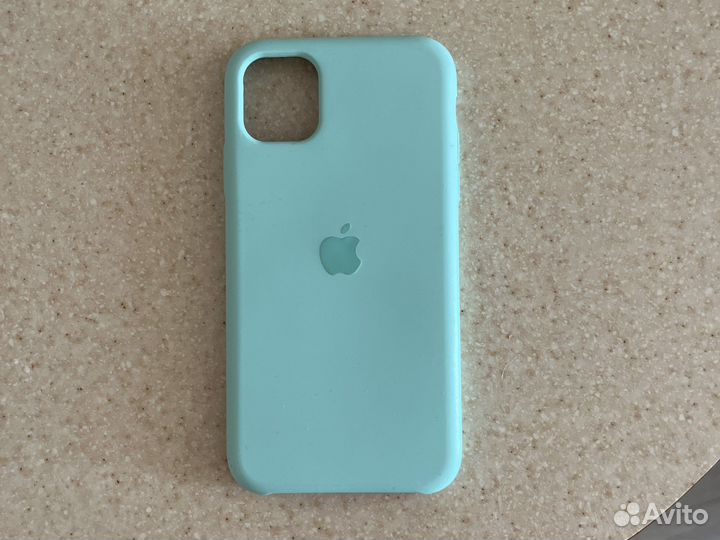 Чехлы на iPhone 11