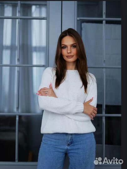 Белый вязаный джемпер плюшевый