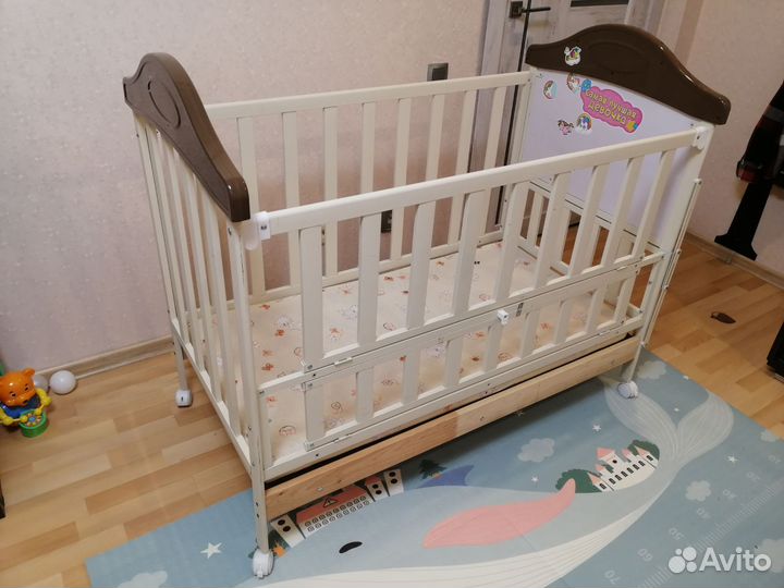 Детская кроватка