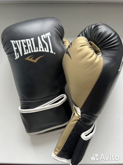 Боксерские перчатки everlast 14 oz золото новые