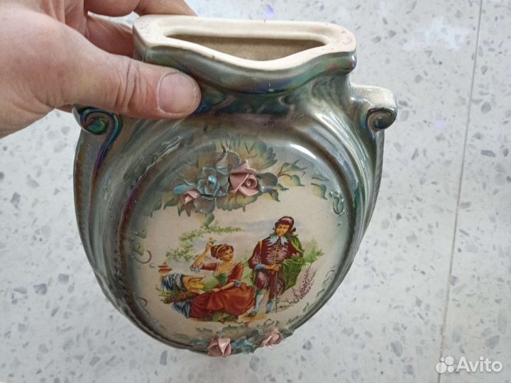 Настенная ваза