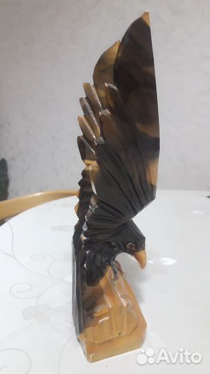 Статуэтка орла