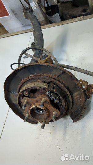 Ступица (кулак, цапфа) левая задняя Nissan Pathfinder