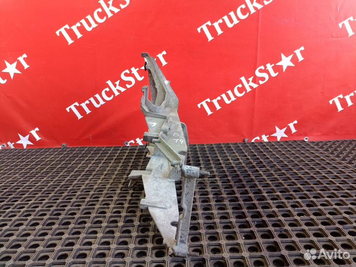 Кронштейн фары левый Daf XF105, Daf XF95