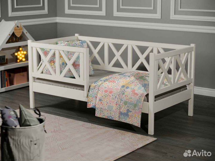 Кроватка для малыша из массива софа с бортиком