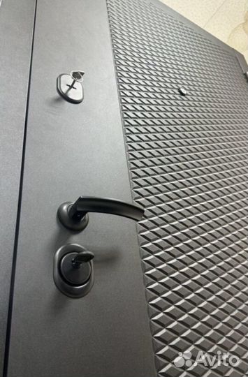 Дверь входная металлическая