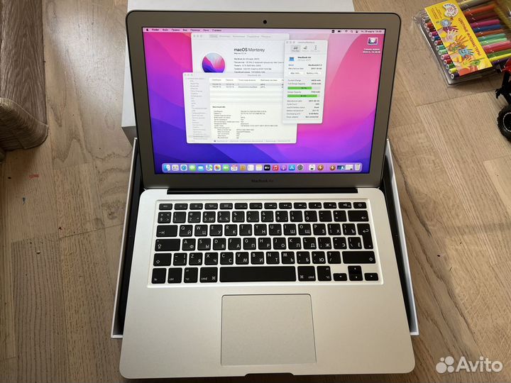MacBook Air 13 2017 с коробкой хорошая батарея