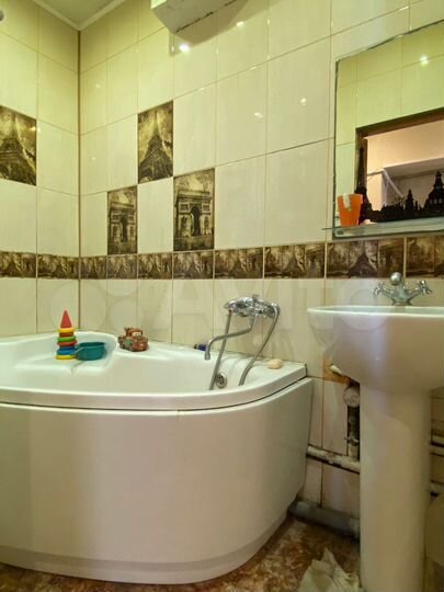 3-к. квартира, 61 м², 1/2 эт.