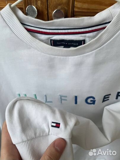 Tommy hilfiger свитшот