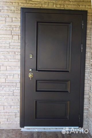 Уличная дверь