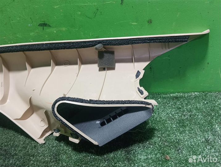 Обшивка правой стойки Subaru Tribeca WX 2008
