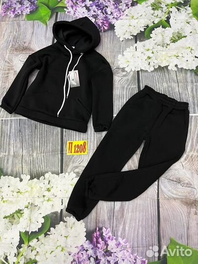 Костюм спортивный