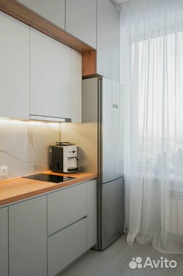 Кухня на заказ под потолок