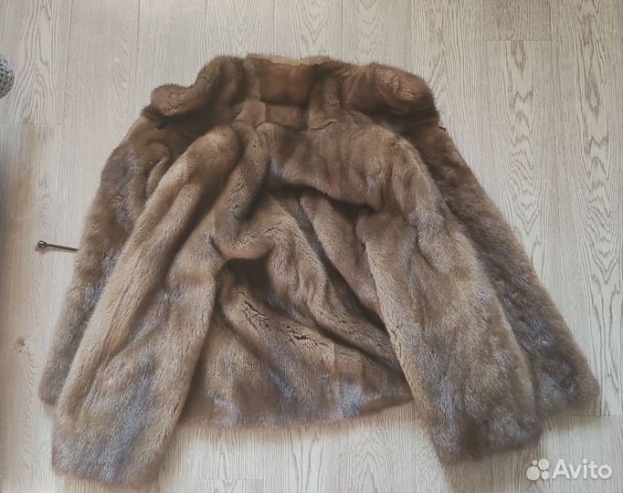 Шуба Katerina Furs, Греция