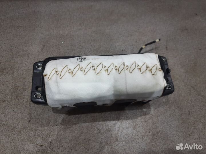 Подушка безопасности в торпеду для VW Jetta 6