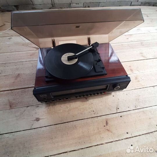 Проигрыватель винила вега