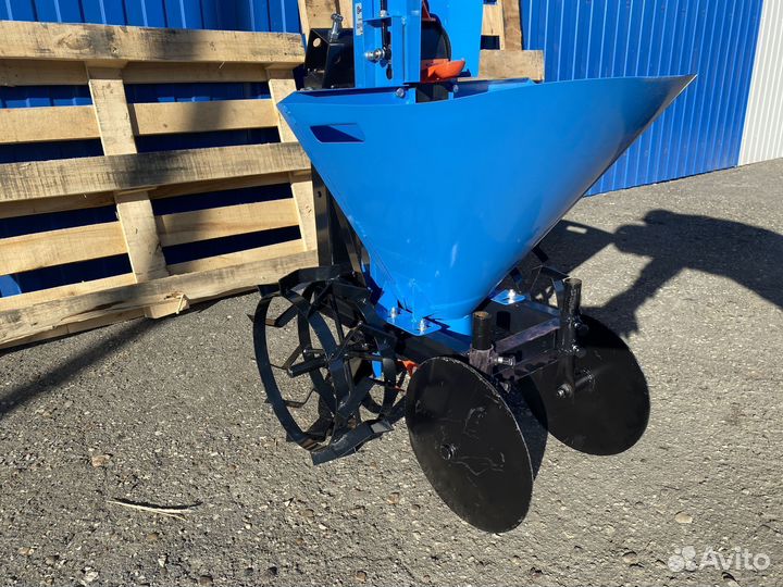 Картофелесажалка на мотоблок