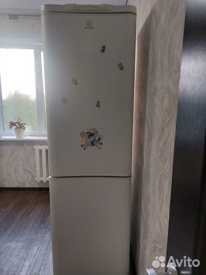 Холодильник двухкамерный indesit бу