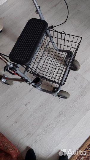 Коляска-ходунки инвалидная