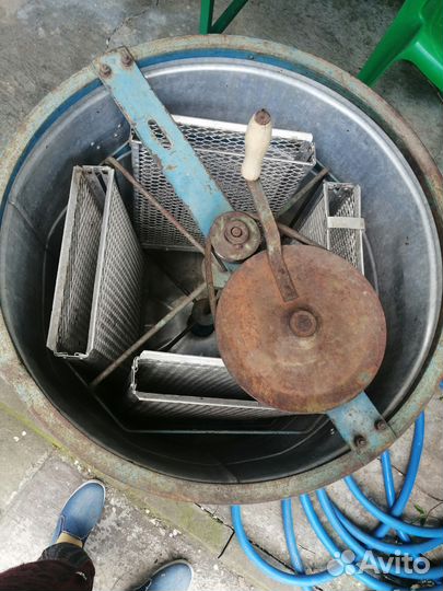 Медогонка 4 рамочная бу