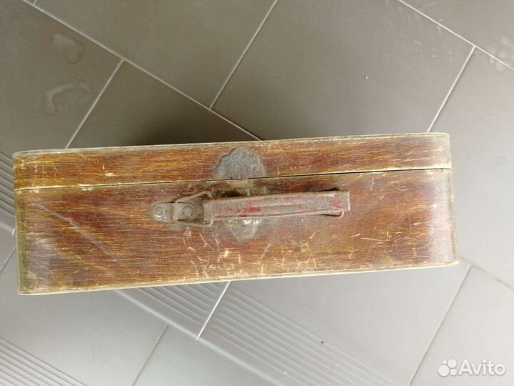 Деревянный чемодан