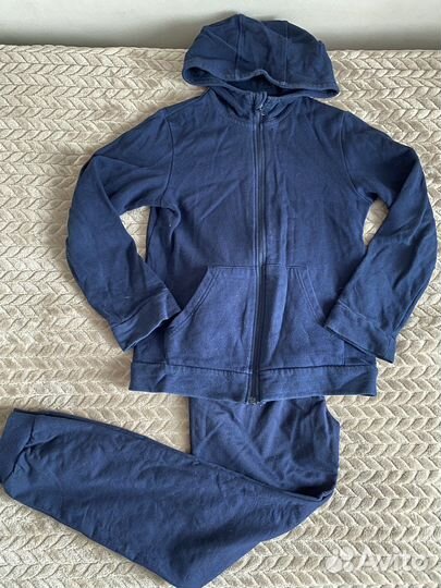 Спортивный костюм на мальчика 146