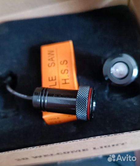 Подсветка в двери BMW логотип