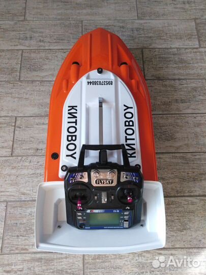 Прикормочный кораблик