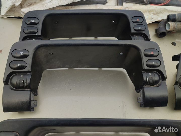 Daewoo nexia рамка щитка приборов