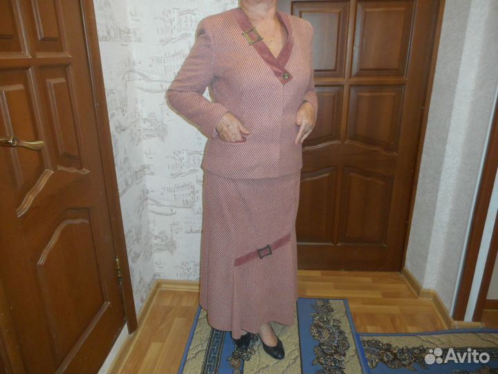 Костюм женский с юбкой 48 50