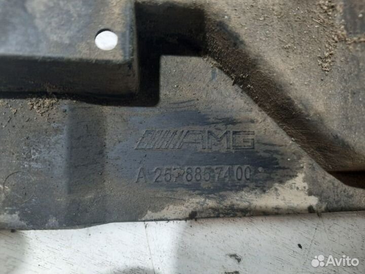 Насадка глушителя задняя правая Mercedes-Benz Cls