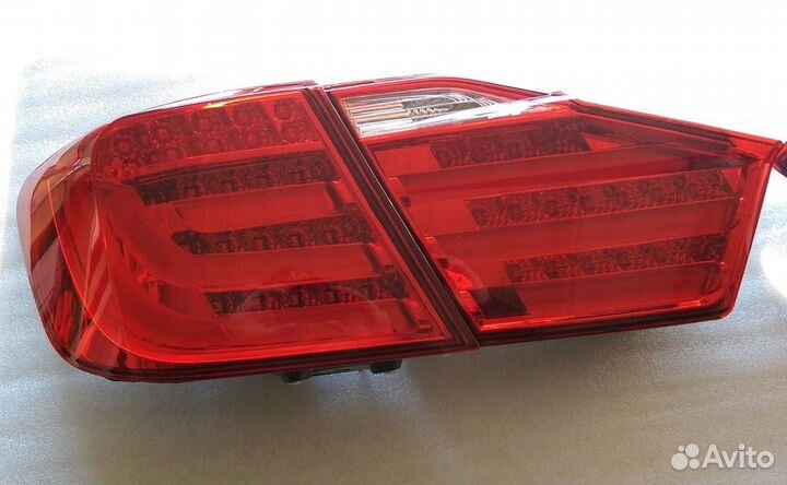 Camry 50 Стоп сигналы стиль BMW красные N4HE2