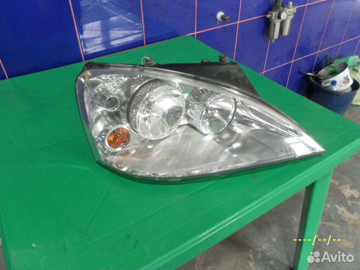 Фара правая Ford Galaxy 2000-2006г