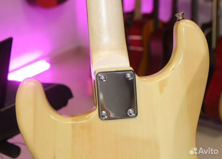 Электрогитара Новая ST100 N