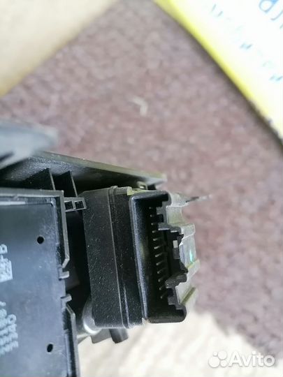 Блок управления стеклоподьемниками Chevrolet Cruze