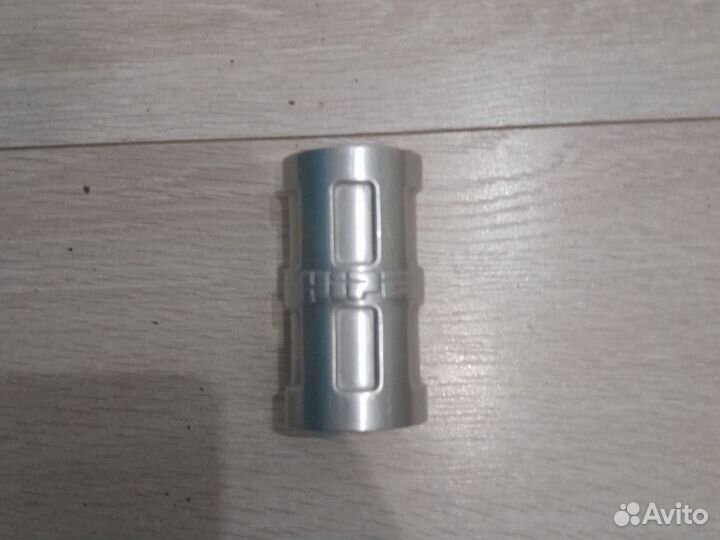 Зажим для трюкового самоката hipe