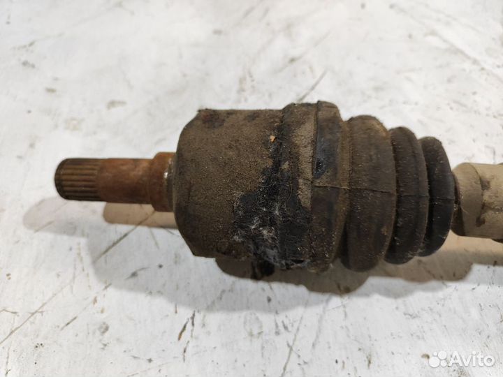 Привод передний правый