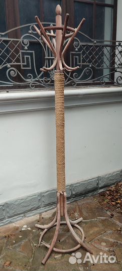 Вешалка напольная деревянная